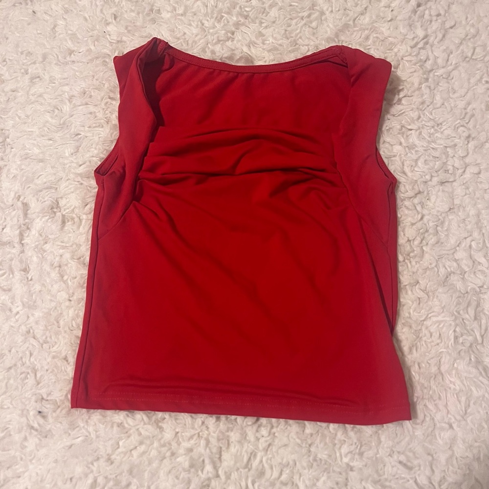 Sleek Red Sleeveless Tank Top